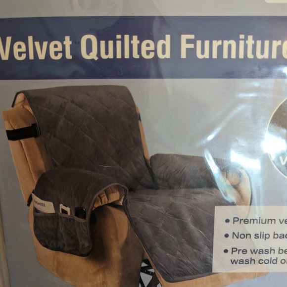 H.Versailtex Velvet Quilted Furniture Protector - Picture 4 of 4